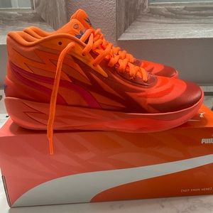 02 M.E.L.O. Tennis shoes